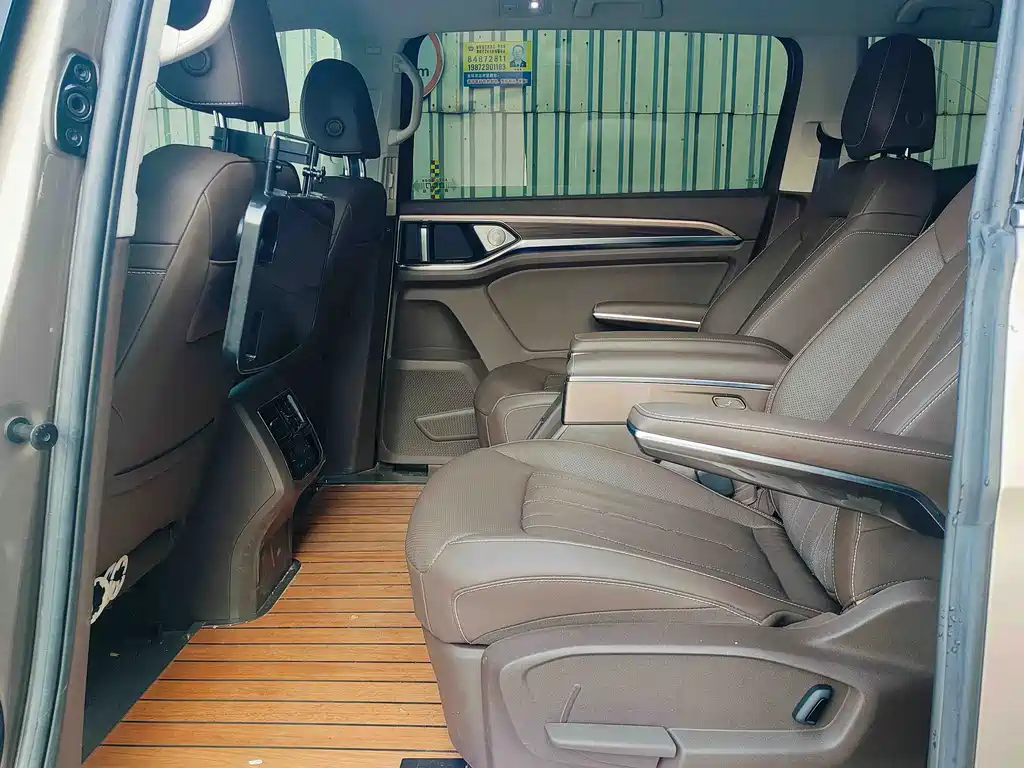 Volkswagen Viloran — миниатюра 12