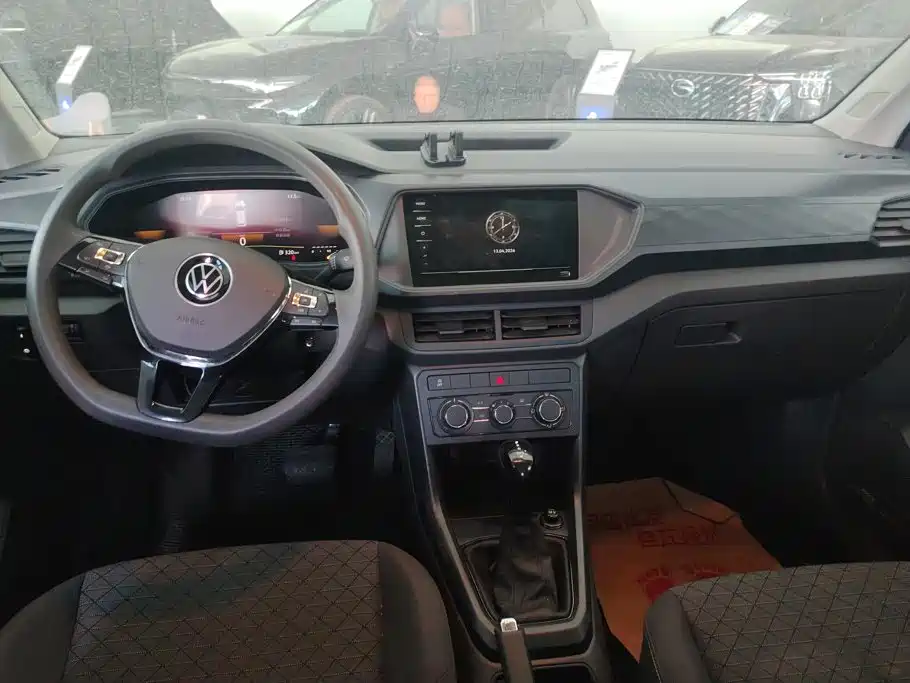 Volkswagen T-Cross — миниатюра 12