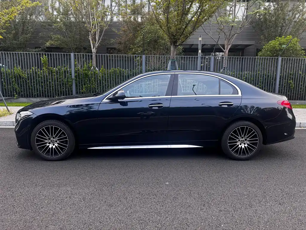 Mercedes-Benz C-Class — миниатюра 3