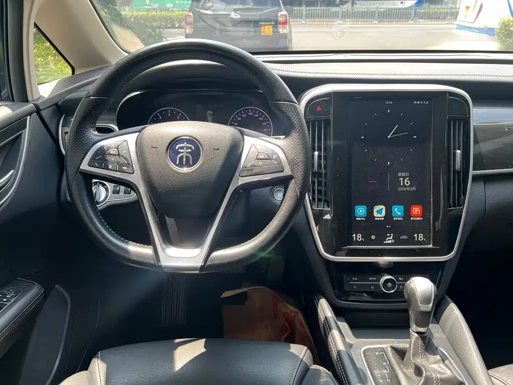 BYD MAX — миниатюра 10
