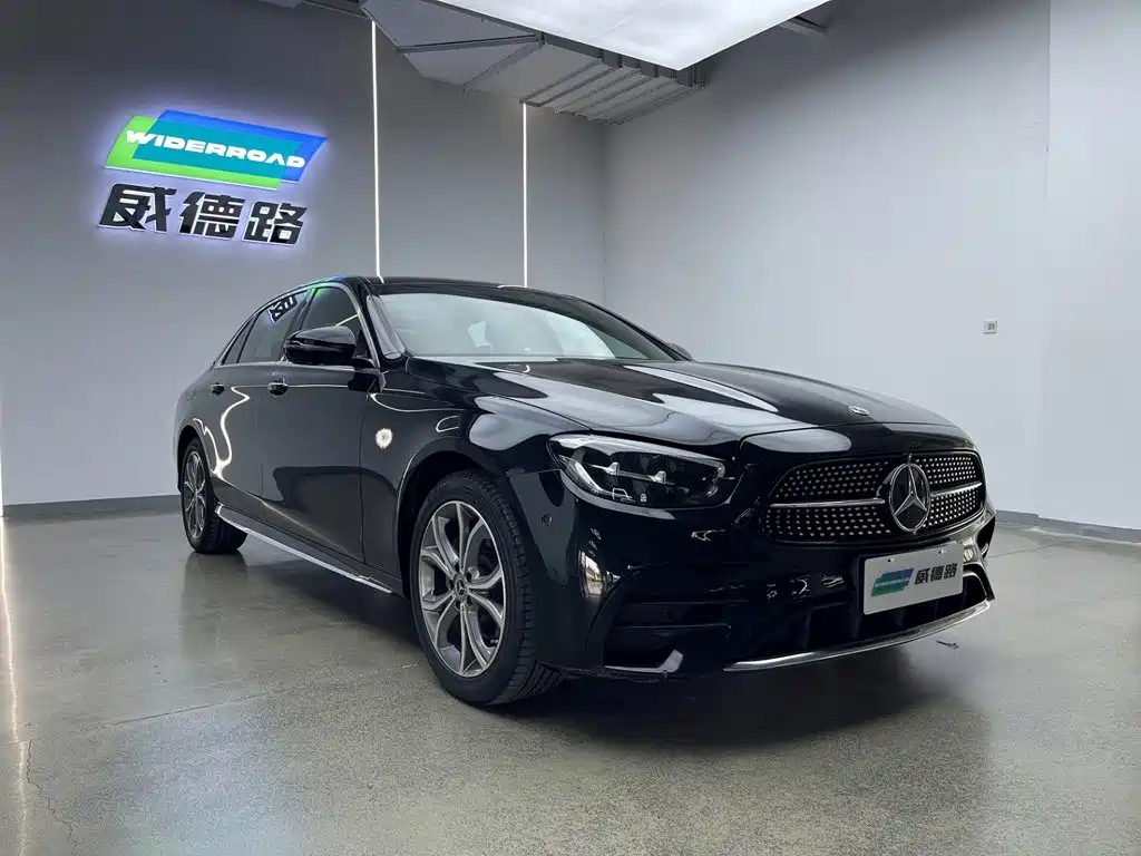 Mercedes-Benz E-Class — миниатюра 2