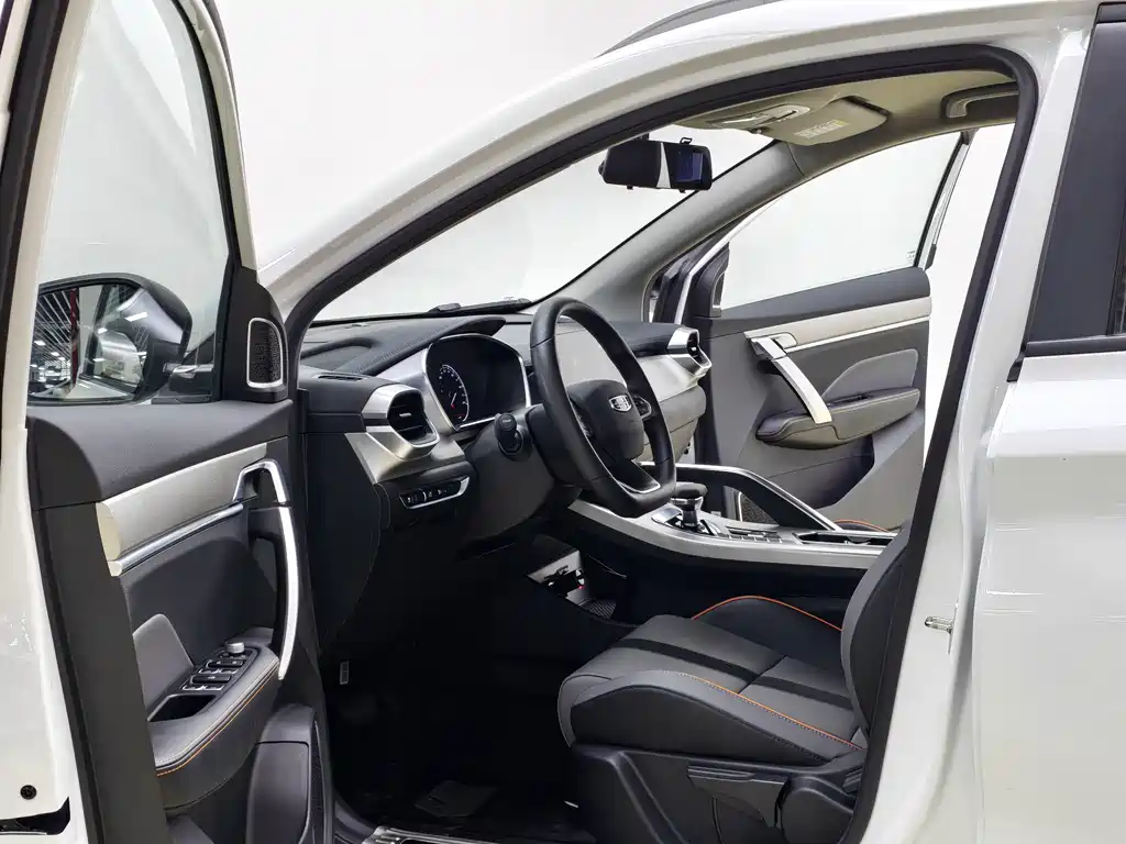 Geely Binyue — миниатюра 8