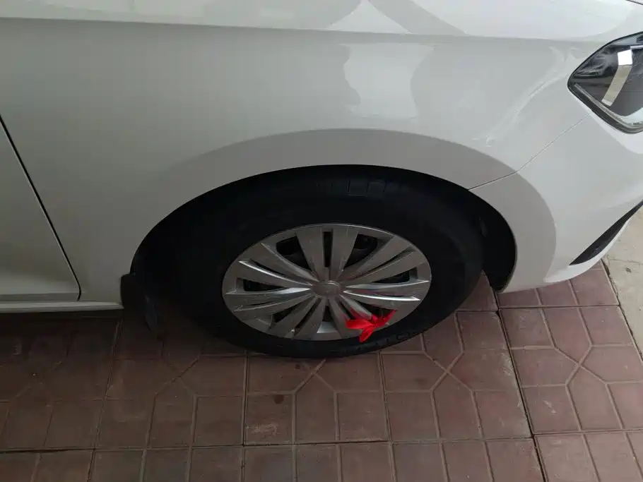 Volkswagen Santana — миниатюра 6