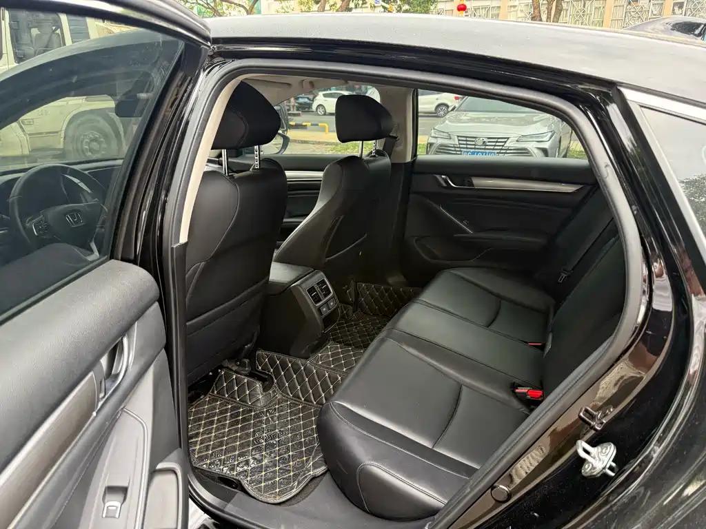 Honda Accord — миниатюра 5