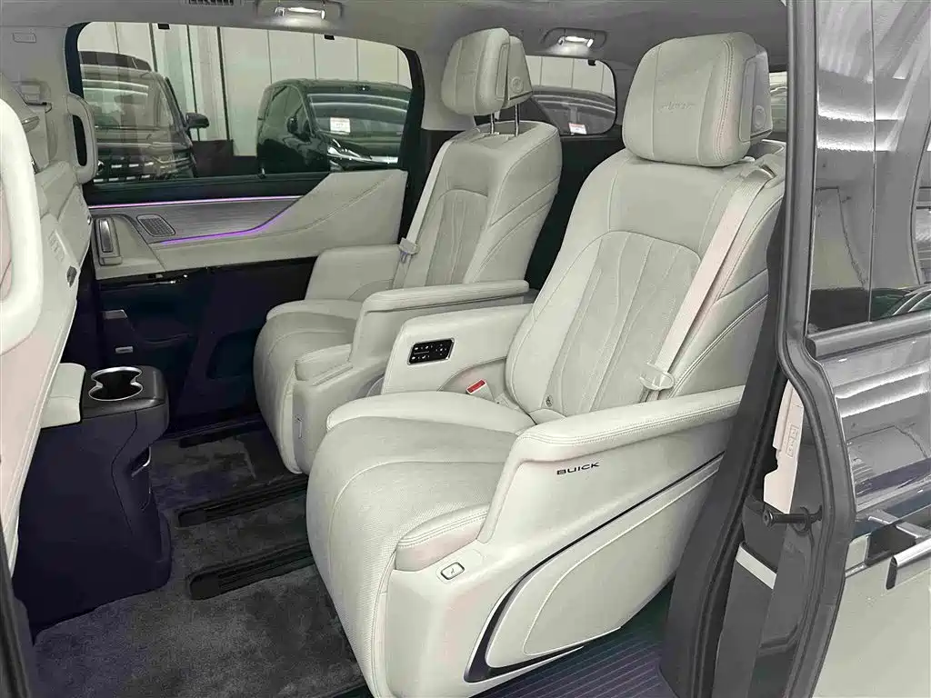 Buick GL8 Hybrid — миниатюра 12