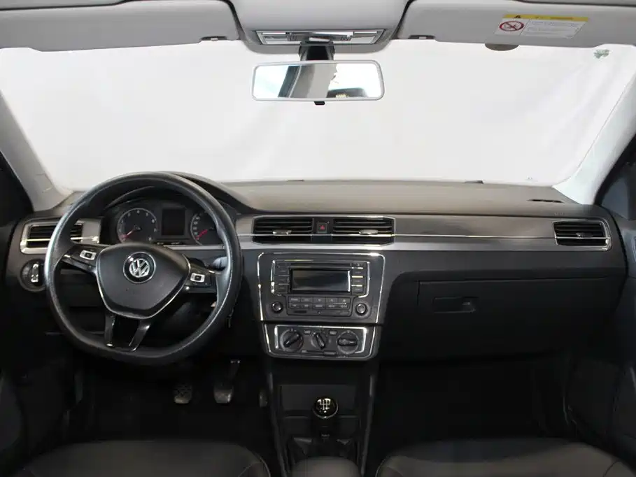 Volkswagen Santana — миниатюра 9