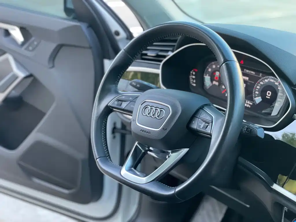 Audi Q3 — миниатюра 12