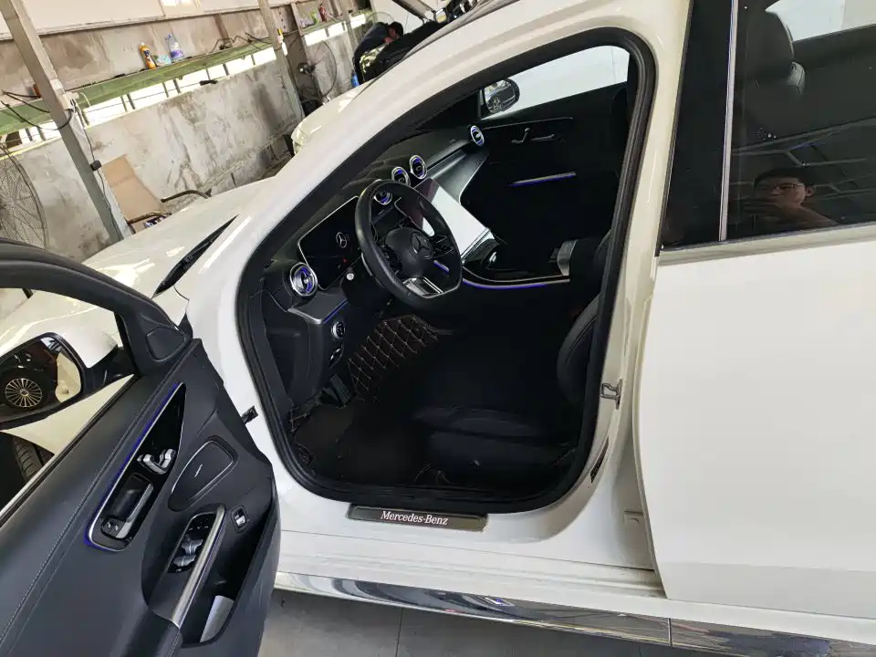 Mercedes-Benz C-Class — миниатюра 6