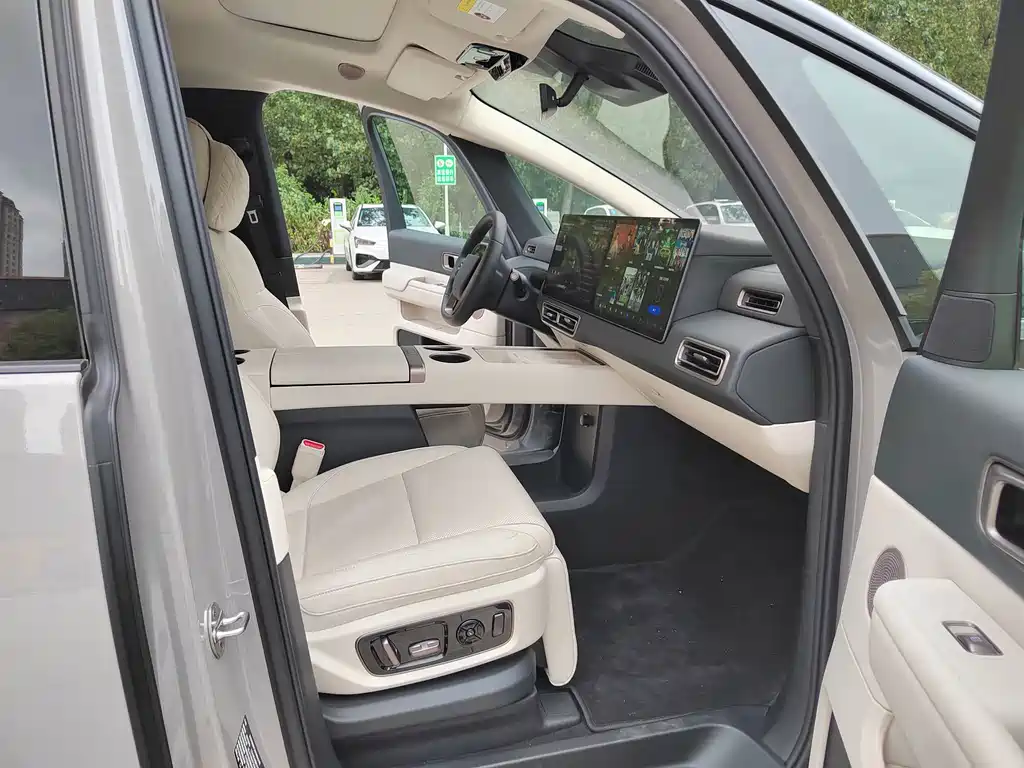 Li Auto Li MEGA — миниатюра 15