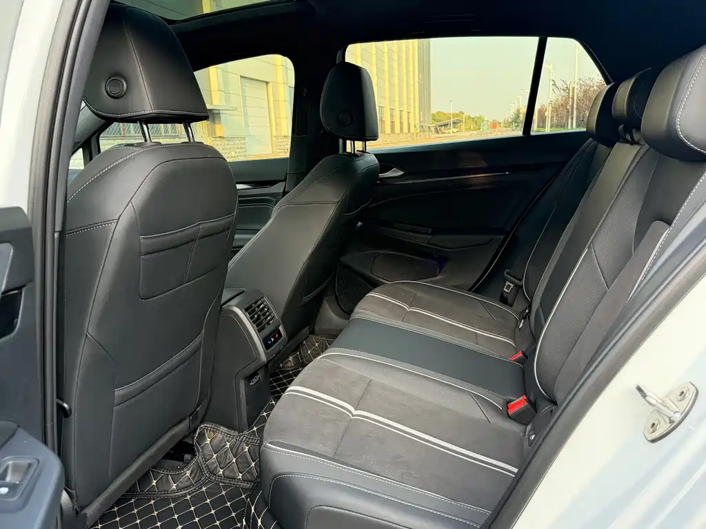 Volkswagen Golf — миниатюра 10
