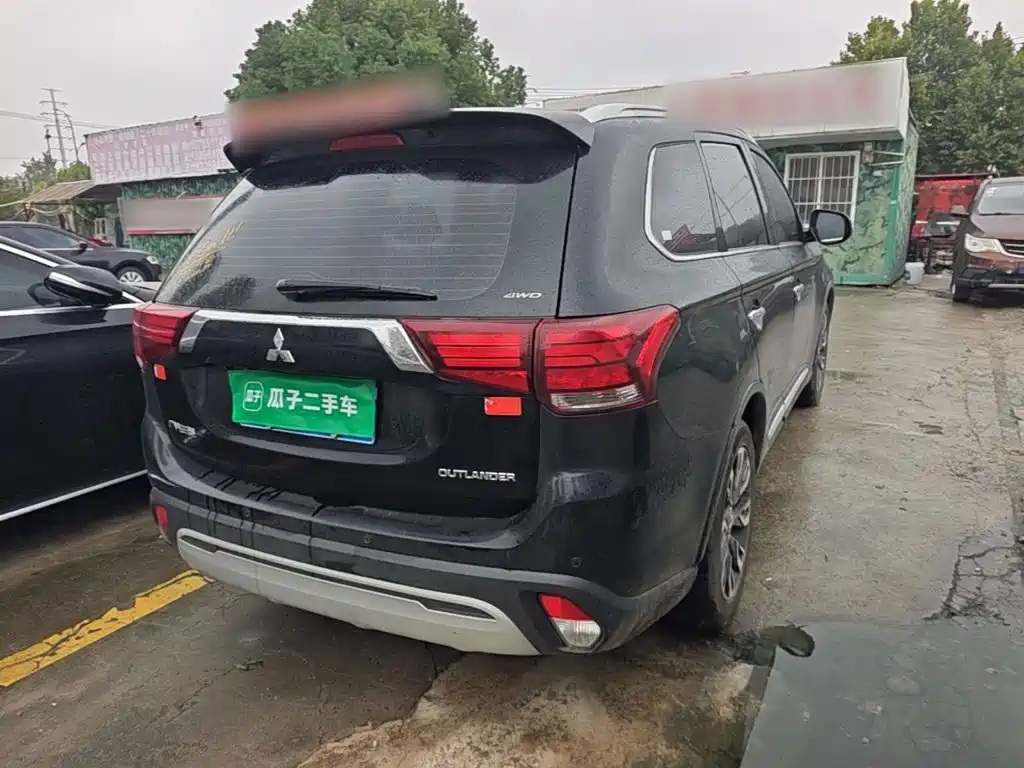 Mitsubishi Outlander — миниатюра 7