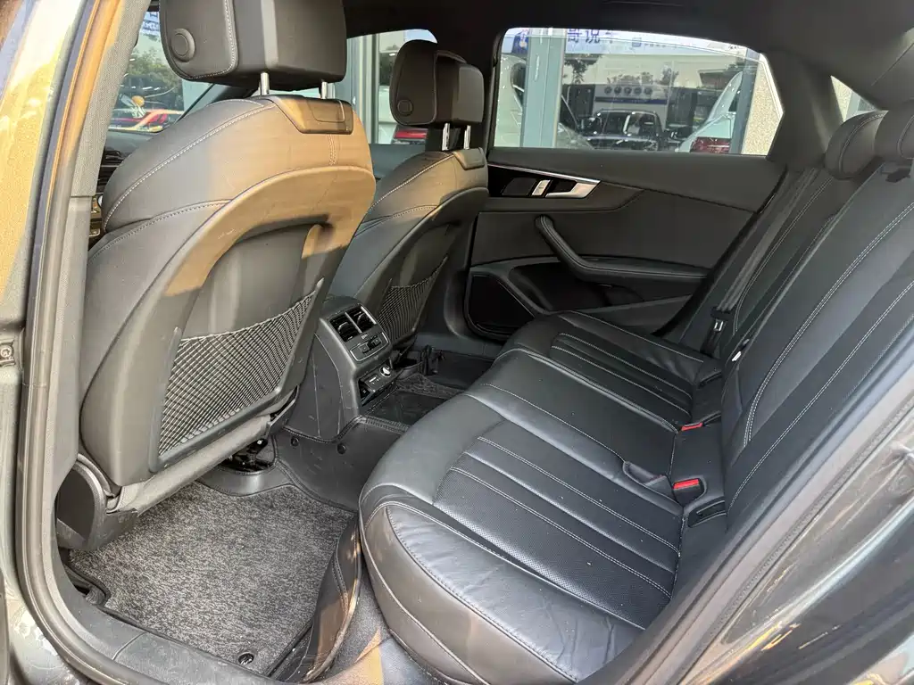 Audi A4L — миниатюра 6