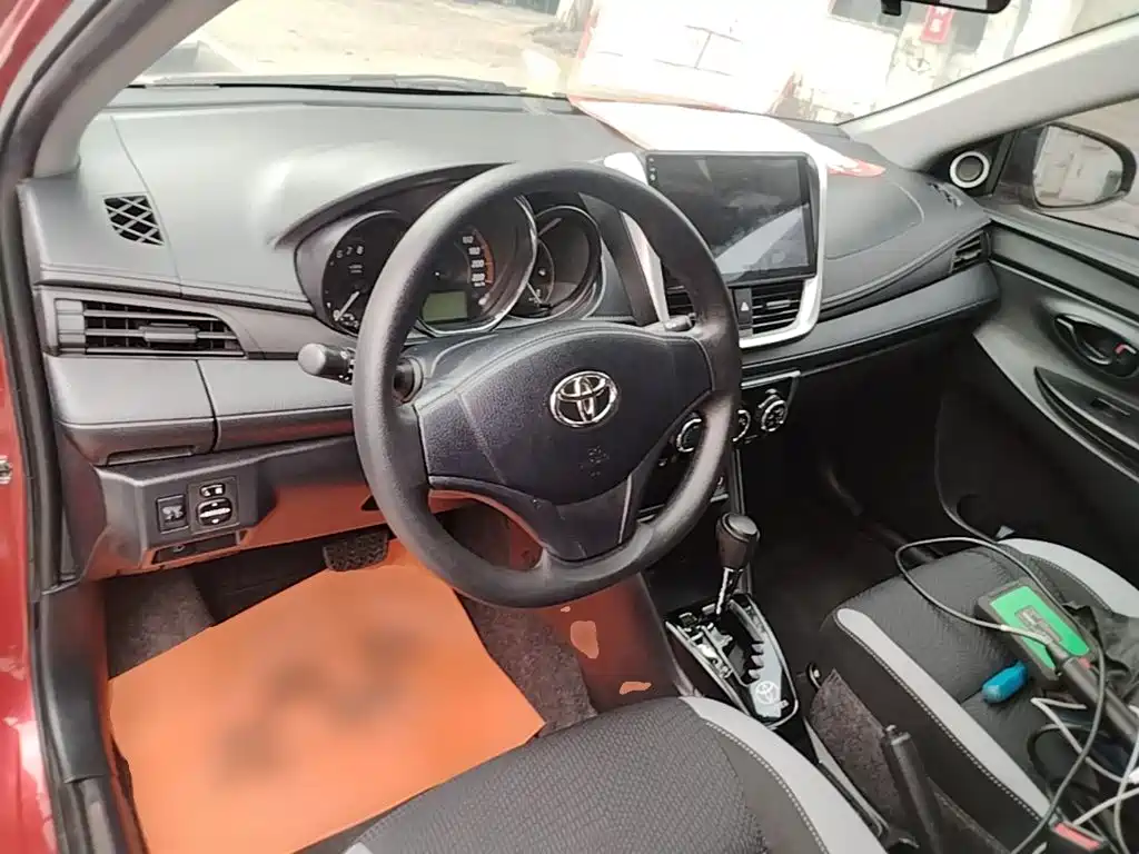 Toyota Yaris L — миниатюра 11
