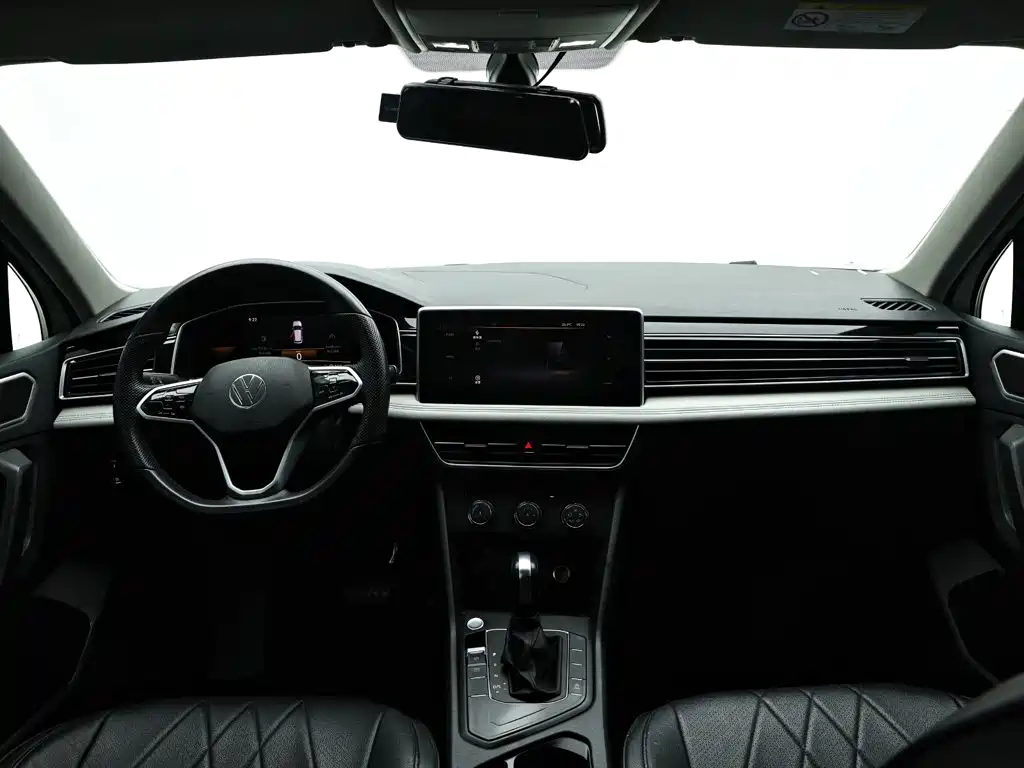 Volkswagen Tiguan L — миниатюра 14