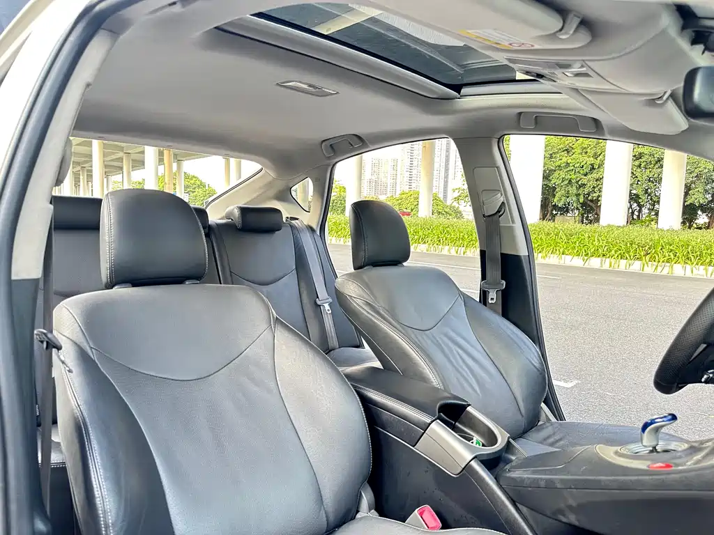 Toyota Prius — миниатюра 7