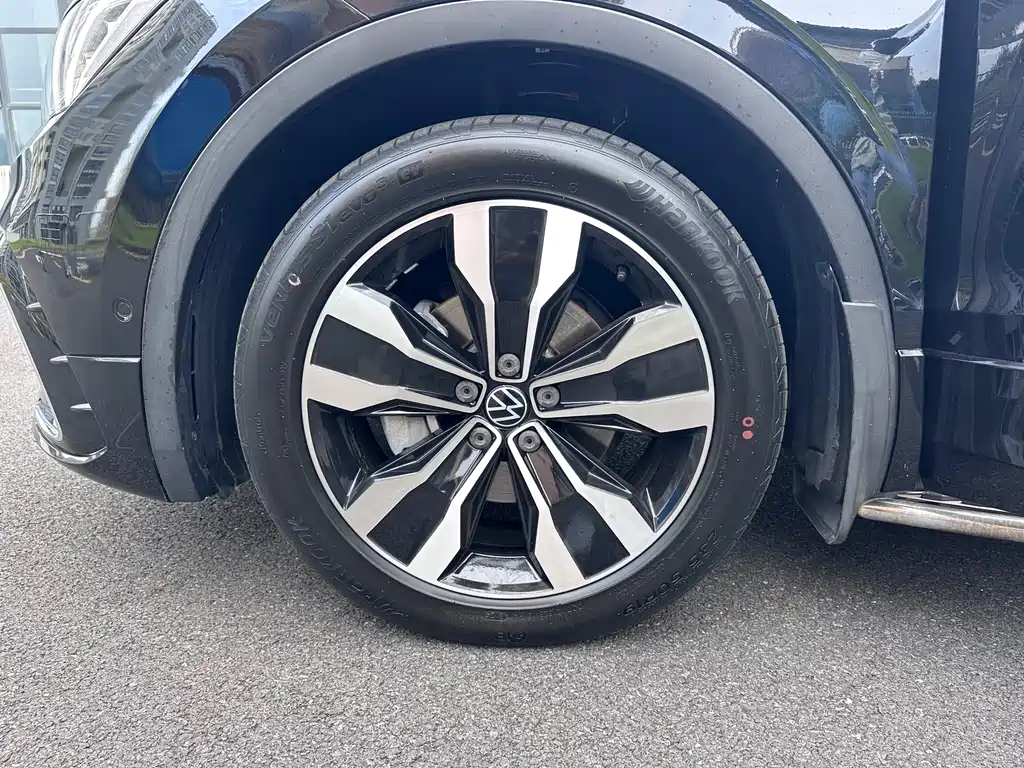 Volkswagen Tiguan L — миниатюра 4
