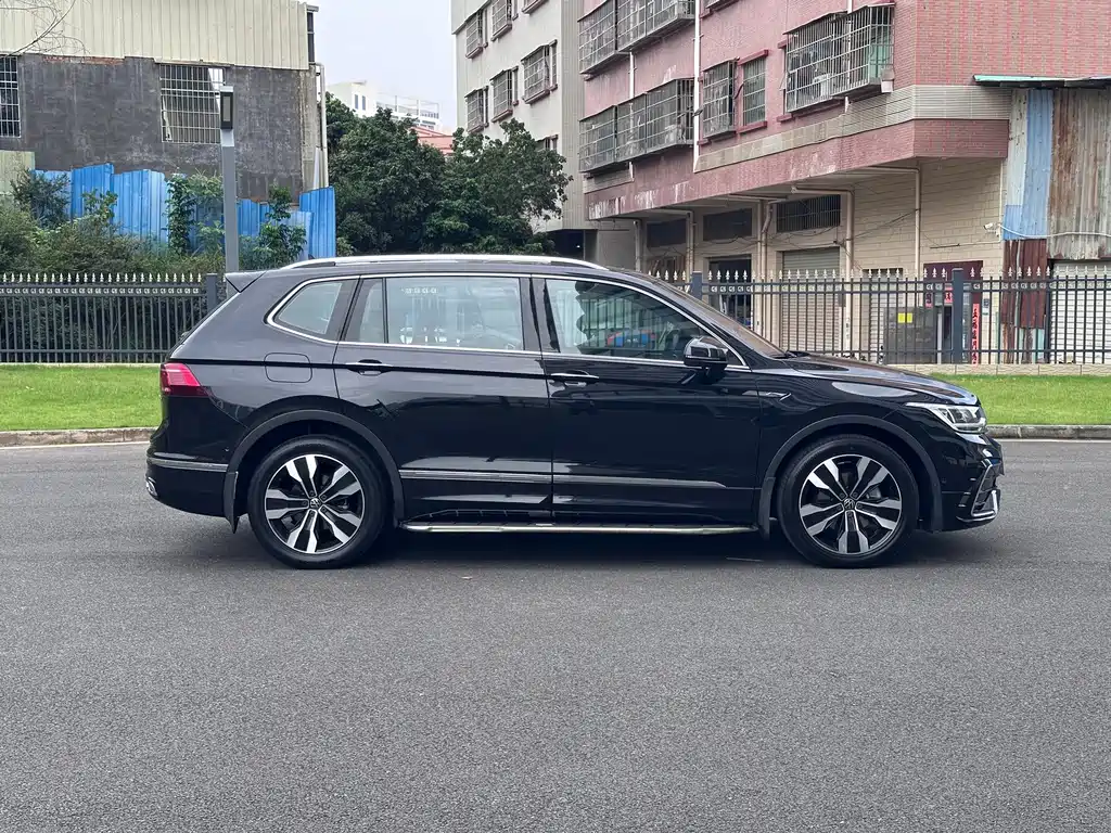 Volkswagen Tiguan L — миниатюра 7