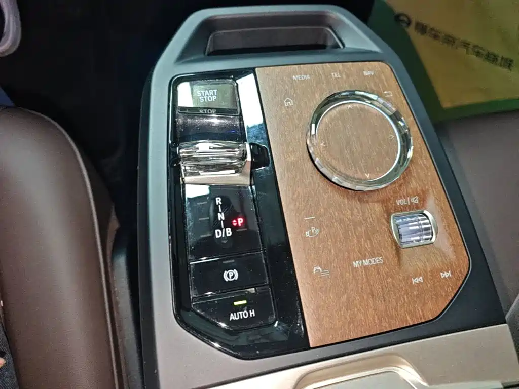 BMW iX — миниатюра 14
