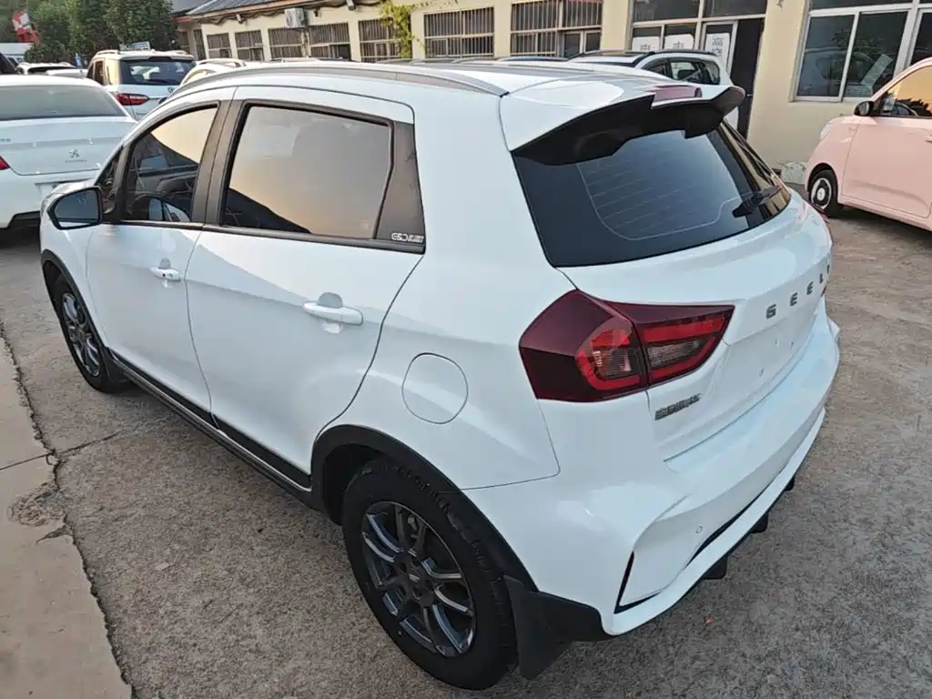 Geely Vision X3 — миниатюра 5