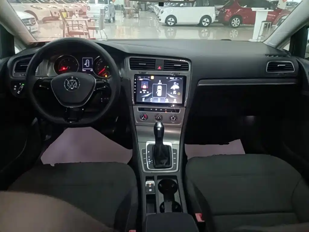 Volkswagen Golf — миниатюра 10