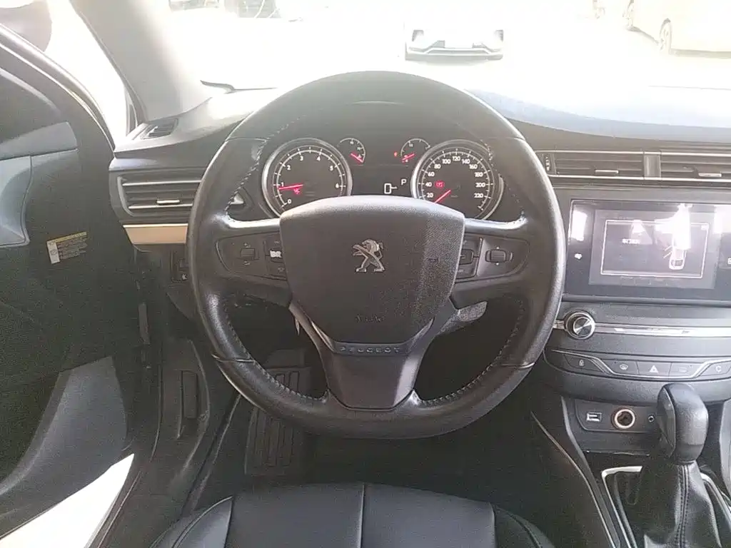Peugeot 408 — миниатюра 11