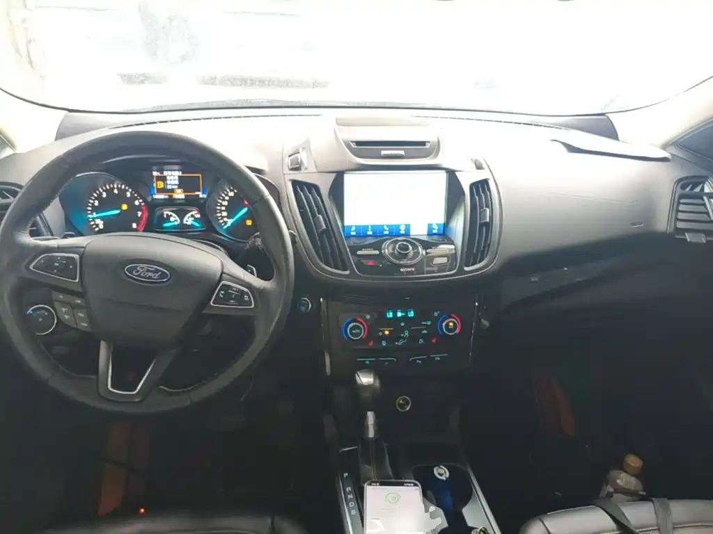 Ford Kuga — миниатюра 10