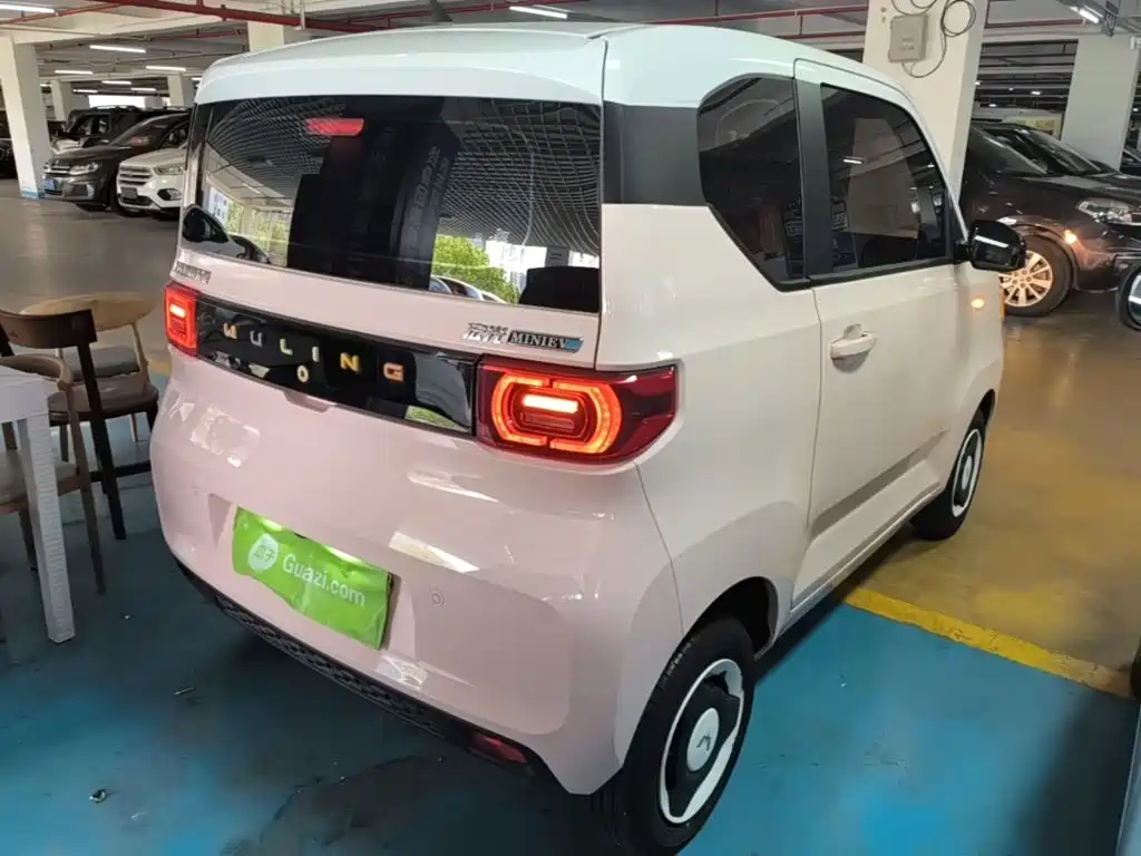 Wuling MINIEV — миниатюра 7