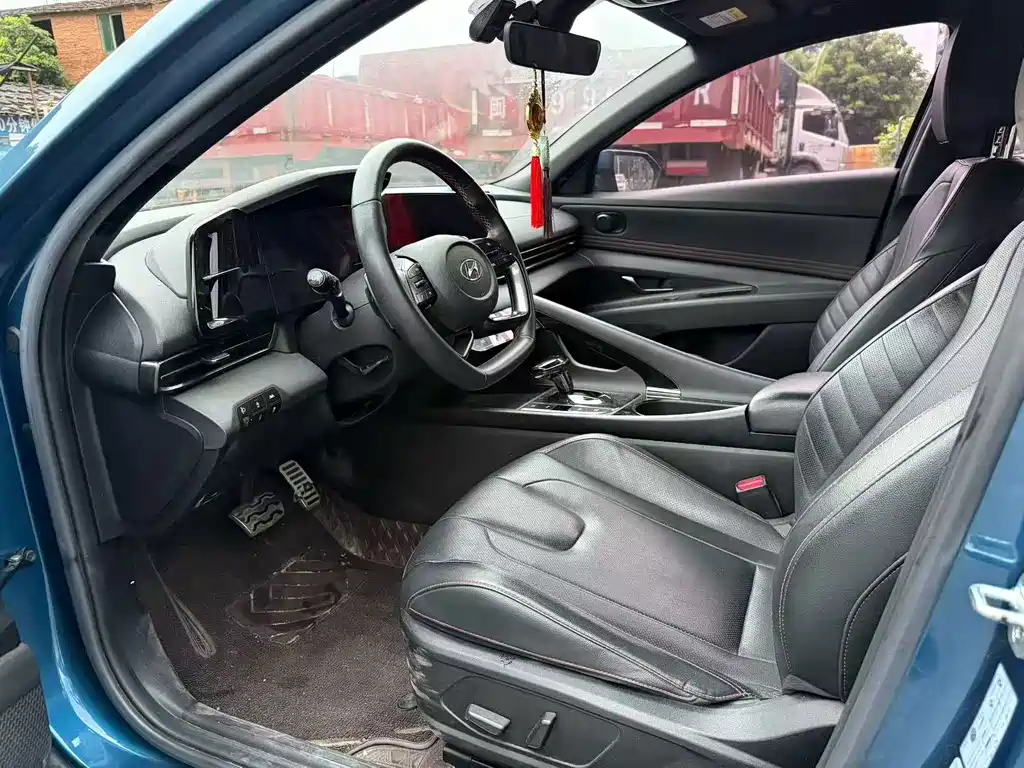 Hyundai Elantra — миниатюра 4