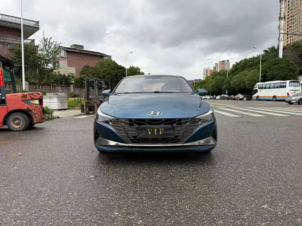 Hyundai Elantra — миниатюра 2