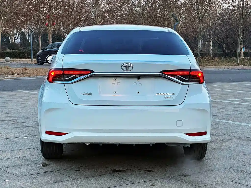 Toyota Corolla — миниатюра 11