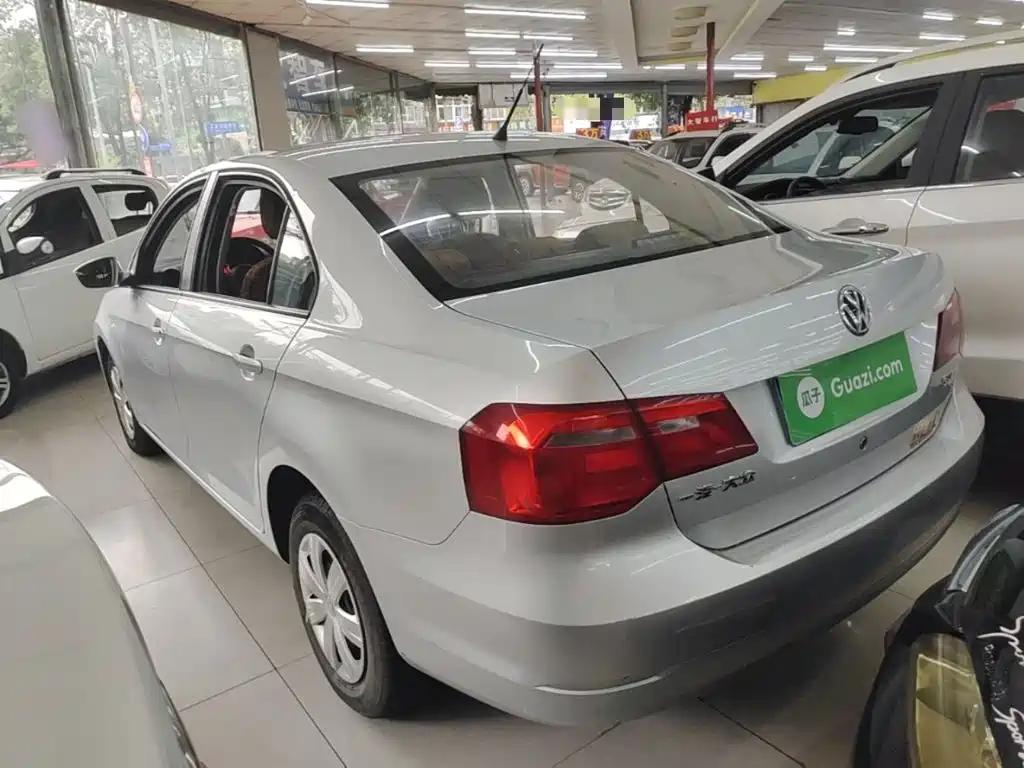 Volkswagen Jetta — миниатюра 5
