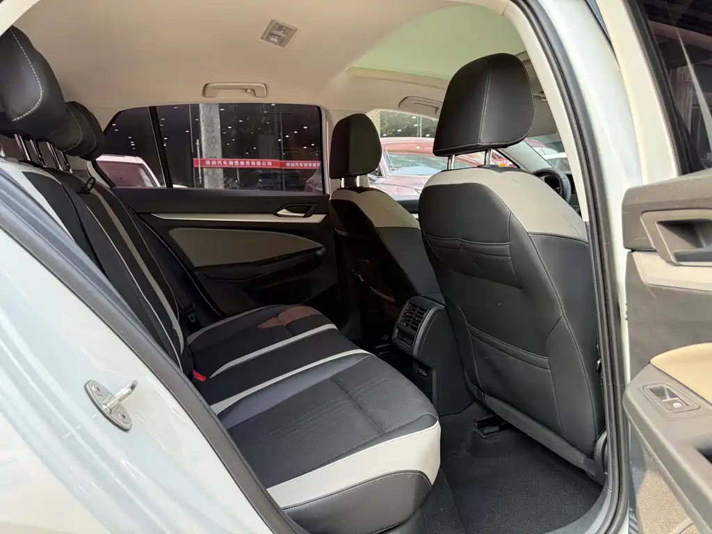 Volkswagen Golf — миниатюра 13