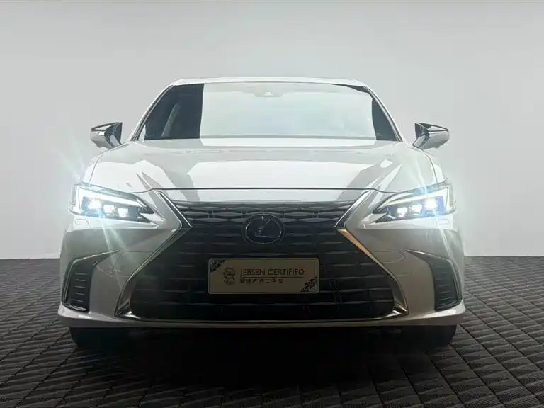 Lexus ES — миниатюра 2