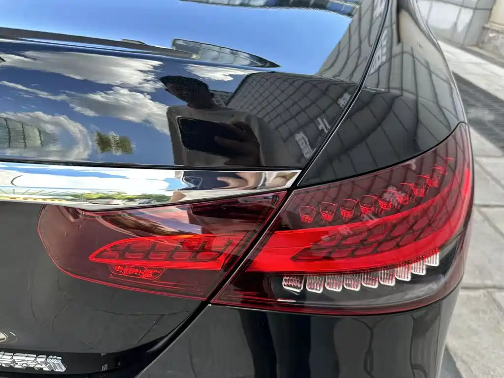 Mercedes-Benz E-Class — миниатюра 34