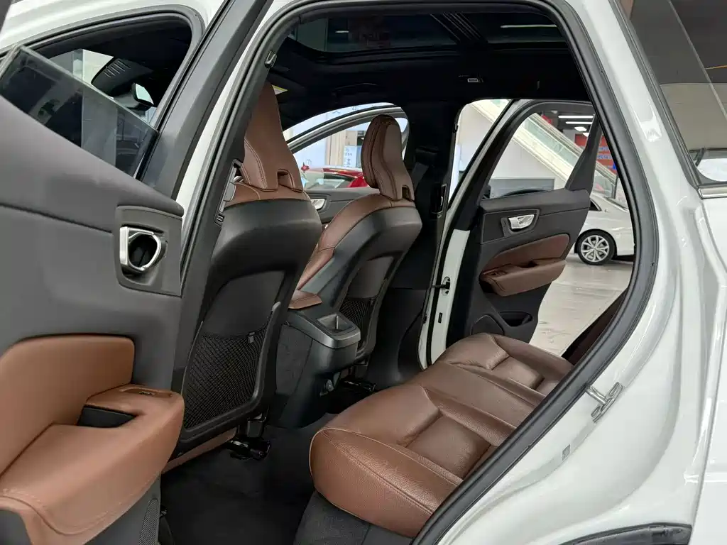 Volvo XC60 — миниатюра 7