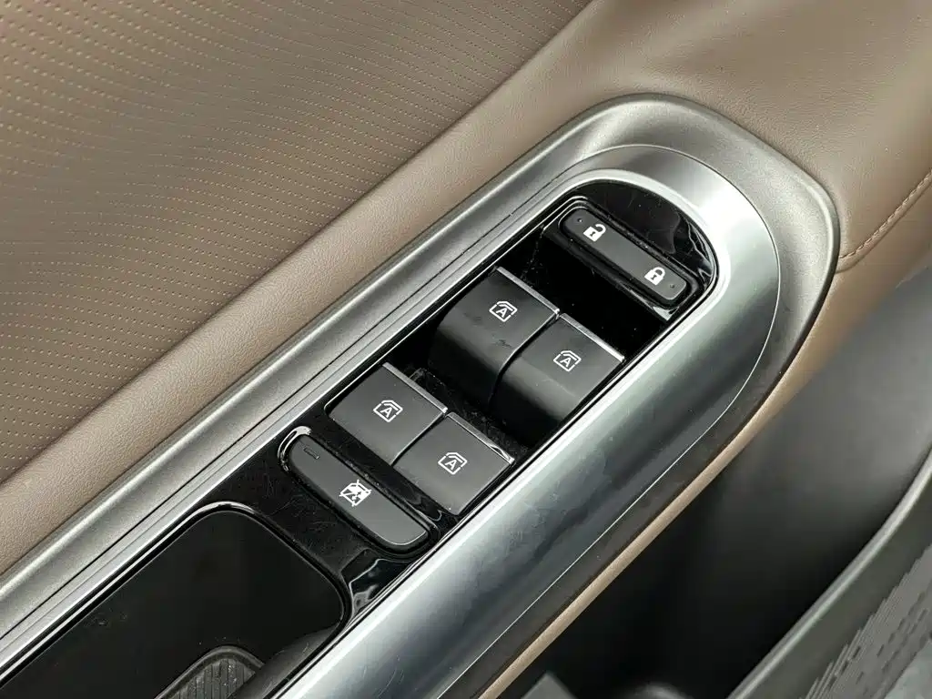 GAC Motor Trumpchi E8 PHEV — миниатюра 13