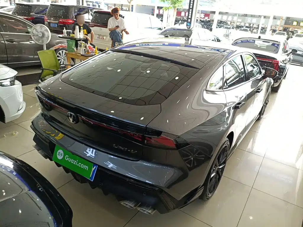 Changan UNI-V 2023 1.5T Sport