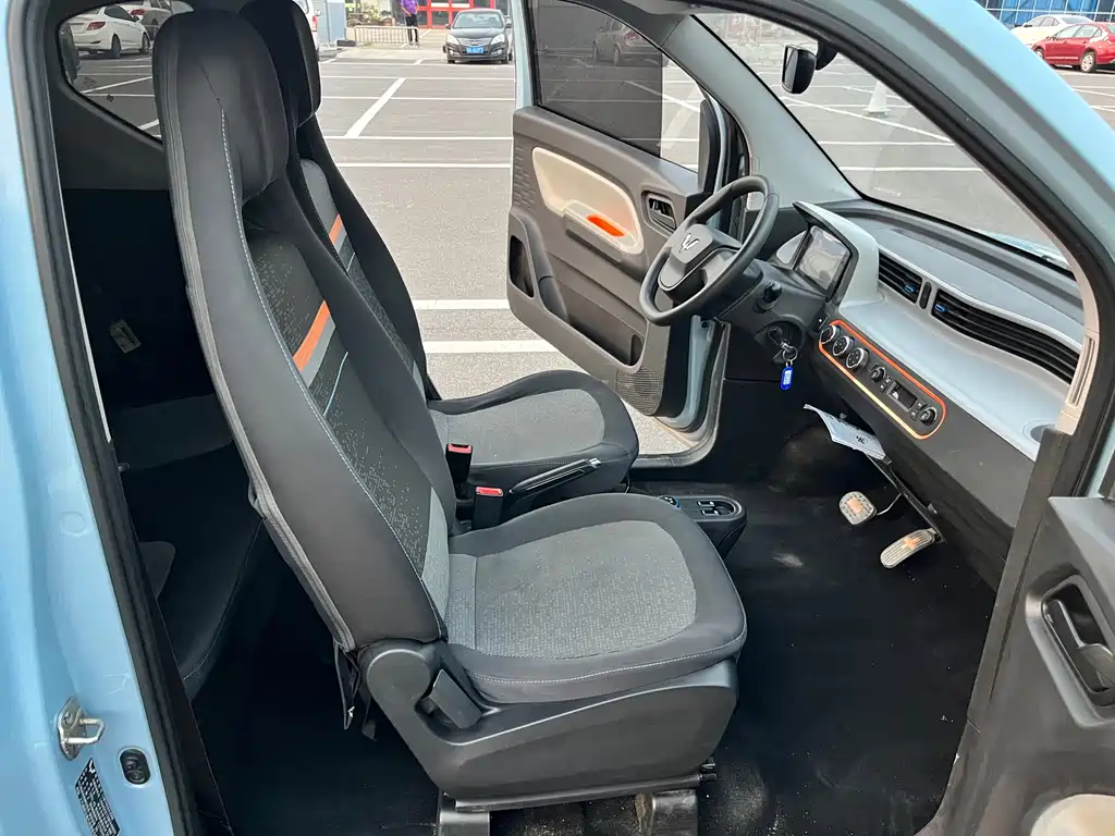 Wuling MINIEV — миниатюра 10