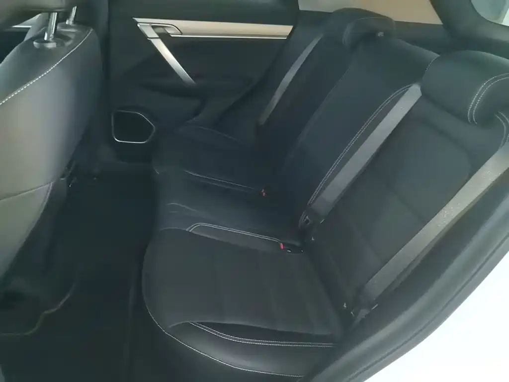 Geely Binyue — миниатюра 17