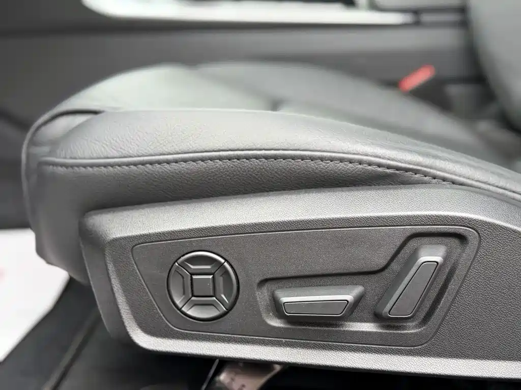 Audi A6L — миниатюра 12