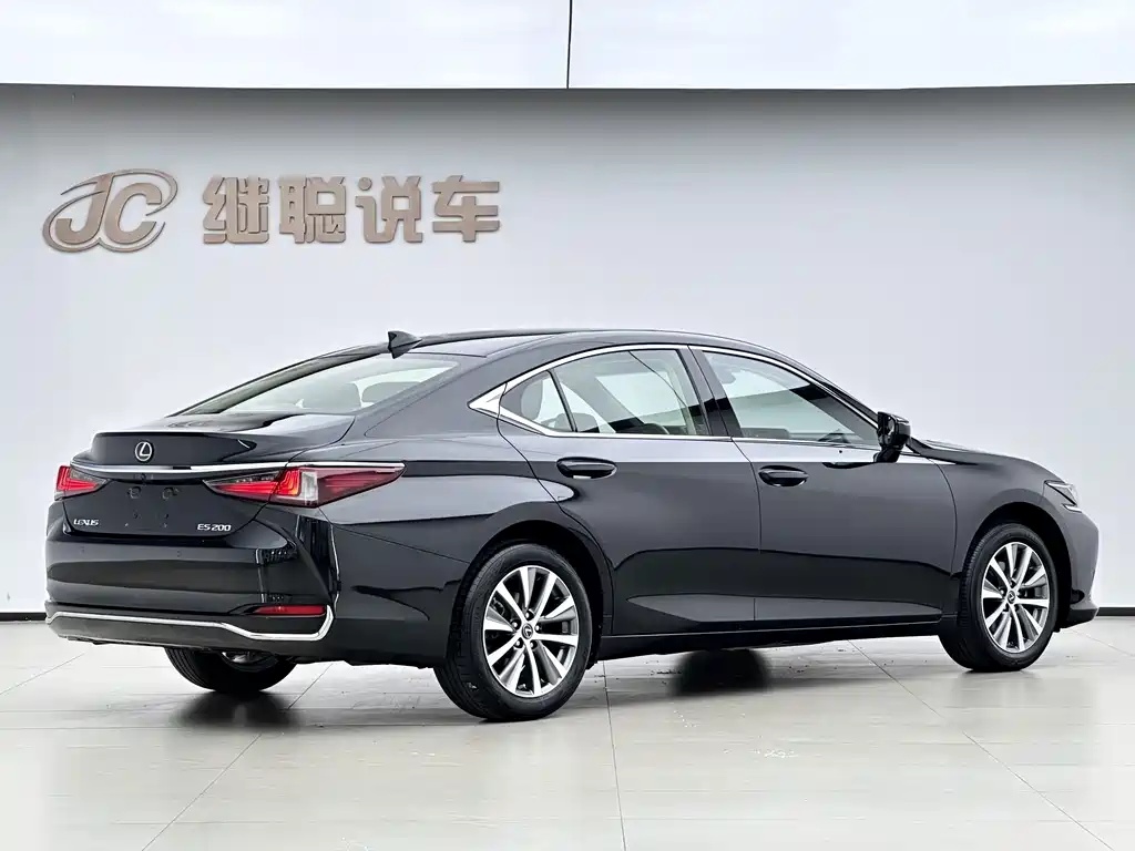 Lexus ES — миниатюра 5
