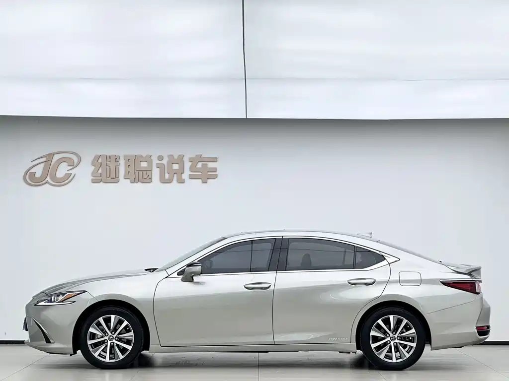 Lexus ES — миниатюра 4