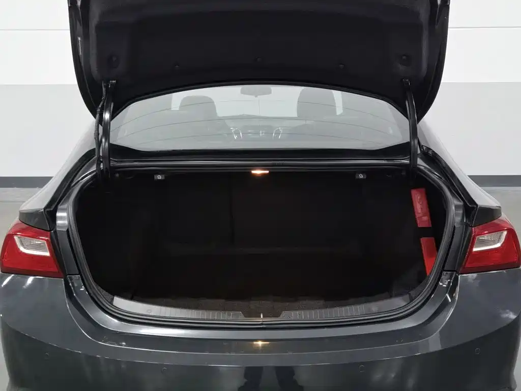 Chevrolet Malibu XL — миниатюра 16
