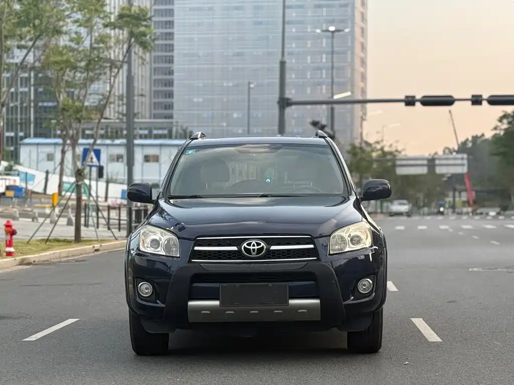 Toyota RAV4 — миниатюра 2