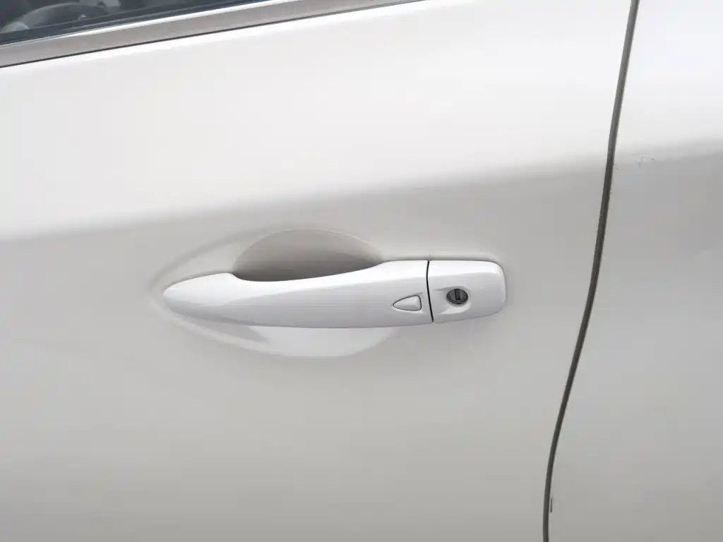 Nissan Tiida — миниатюра 18