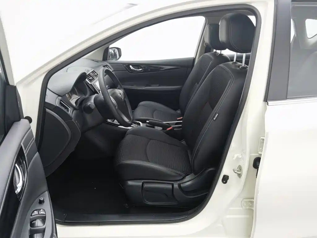 Nissan Tiida — миниатюра 10
