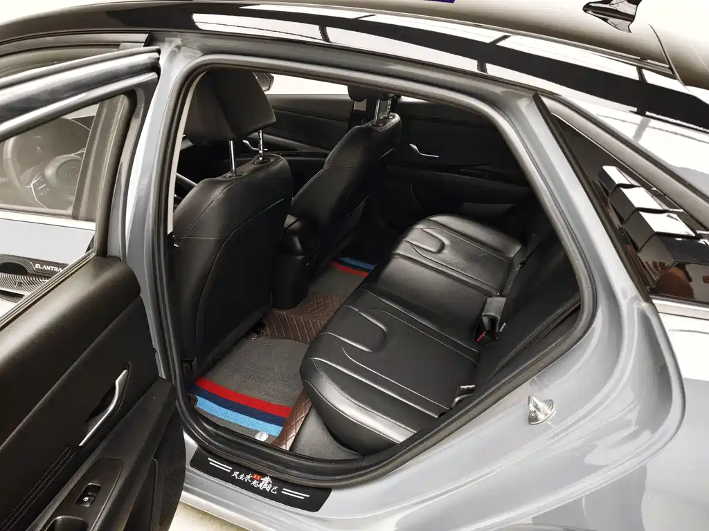 Hyundai Elantra — миниатюра 17
