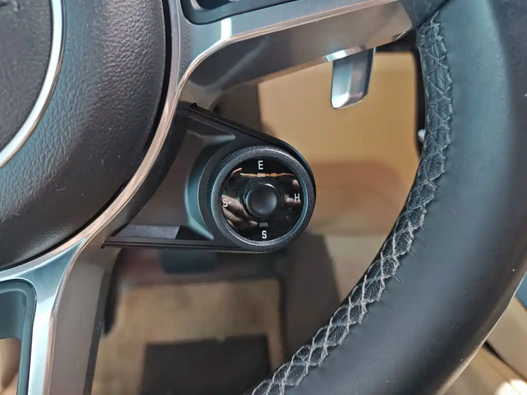 Porsche Cayenne Hybrid — миниатюра 25