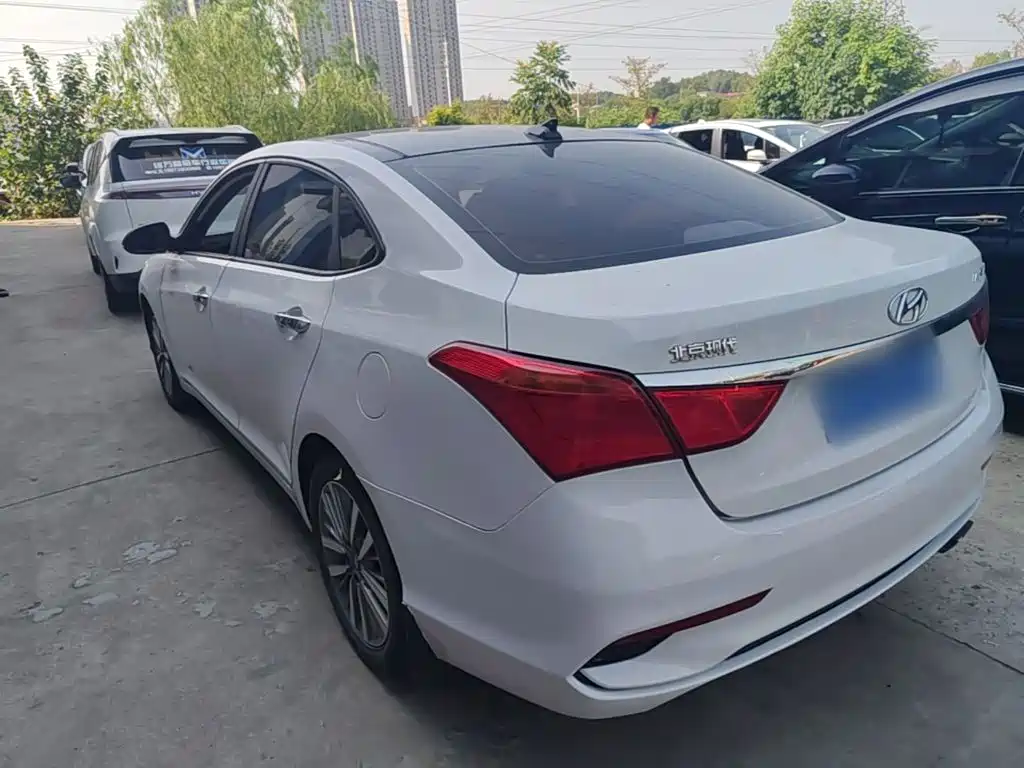 Hyundai Mistra — миниатюра 5