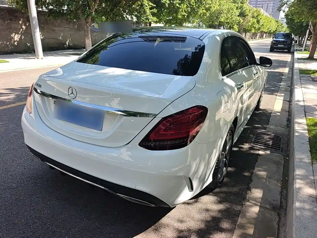 Mercedes-Benz C-Class — миниатюра 7